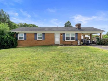 542 Dixie Airport Rd, Madison Heights, VA 24572