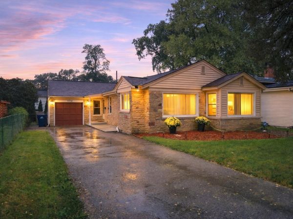 2250 Corona Road , Waukegan, IL 60087