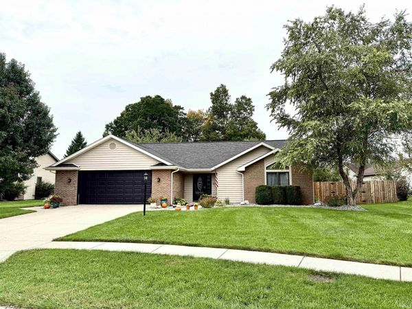 16131 Mill Race Drive, Huntertown, IN 46748