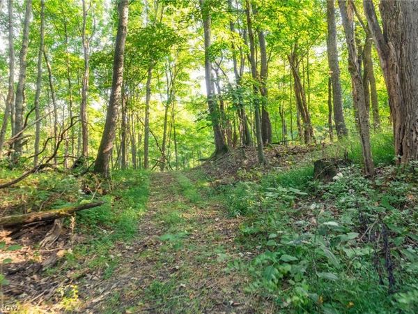 10772 Lawndell Road SW, Unit 6, Navarre, OH 44608