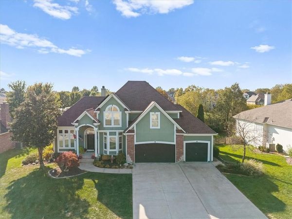4424 SW Gull Point Drive, Lee's Summit, MO 64082