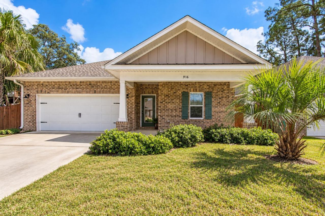 916 Linden Avenue, Niceville, FL 32578 Main Photo