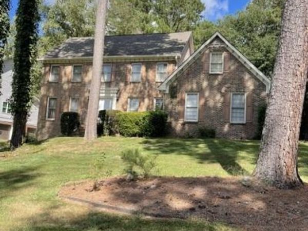 5160 Shadow Path Lane SW, Lilburn, GA 30047