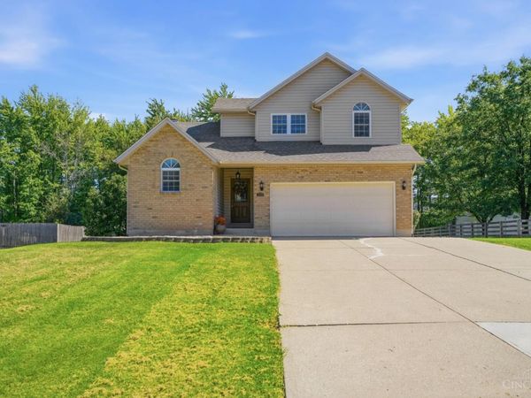 3326 Meadow Green Court, Amelia, OH 45102