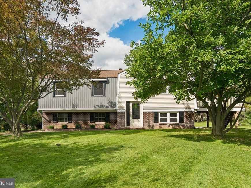 109 Magnolia Place, North Wales, PA 19454 Main Photo
