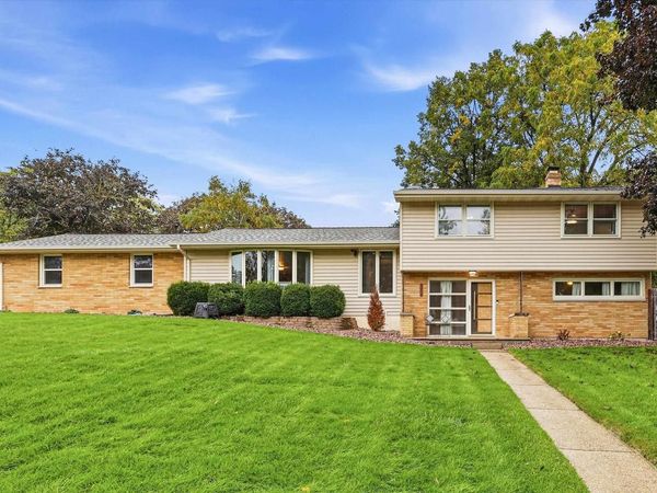 419 SIMONET STREET, ALLOUEZ, WI 54301