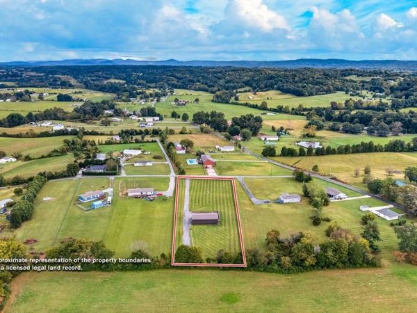 348 Harris Town Rd , Bulls Gap, TN 37711