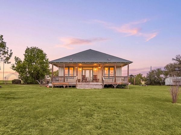 550 County Road 471, Thrall, TX 76578