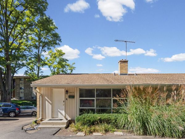 924 N Milwaukee Avenue, Unit F, Libertyville, IL 60048