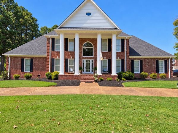 108 REDFIELD DR, Jackson, TN 38305