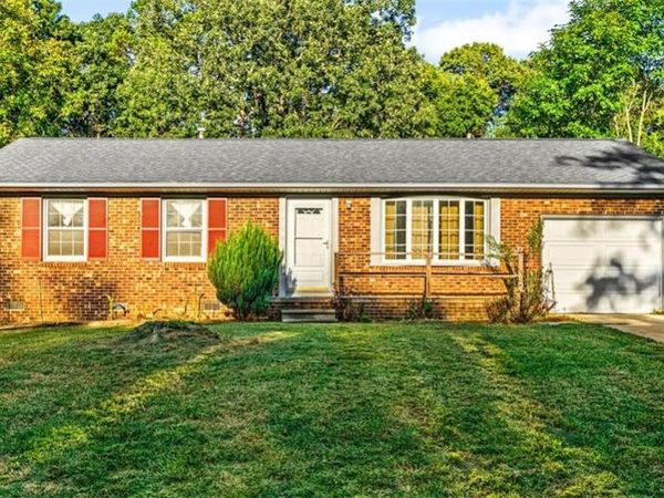 4105 Flagstaff Court , Greensboro, NC 27406