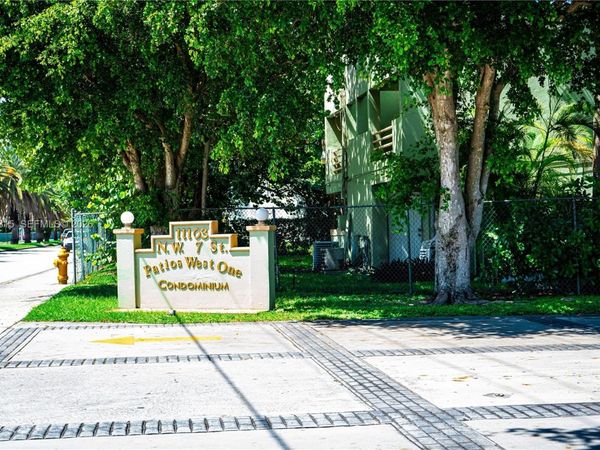 11113 NW 7th St , Unit 105-1, Miami, FL 33172