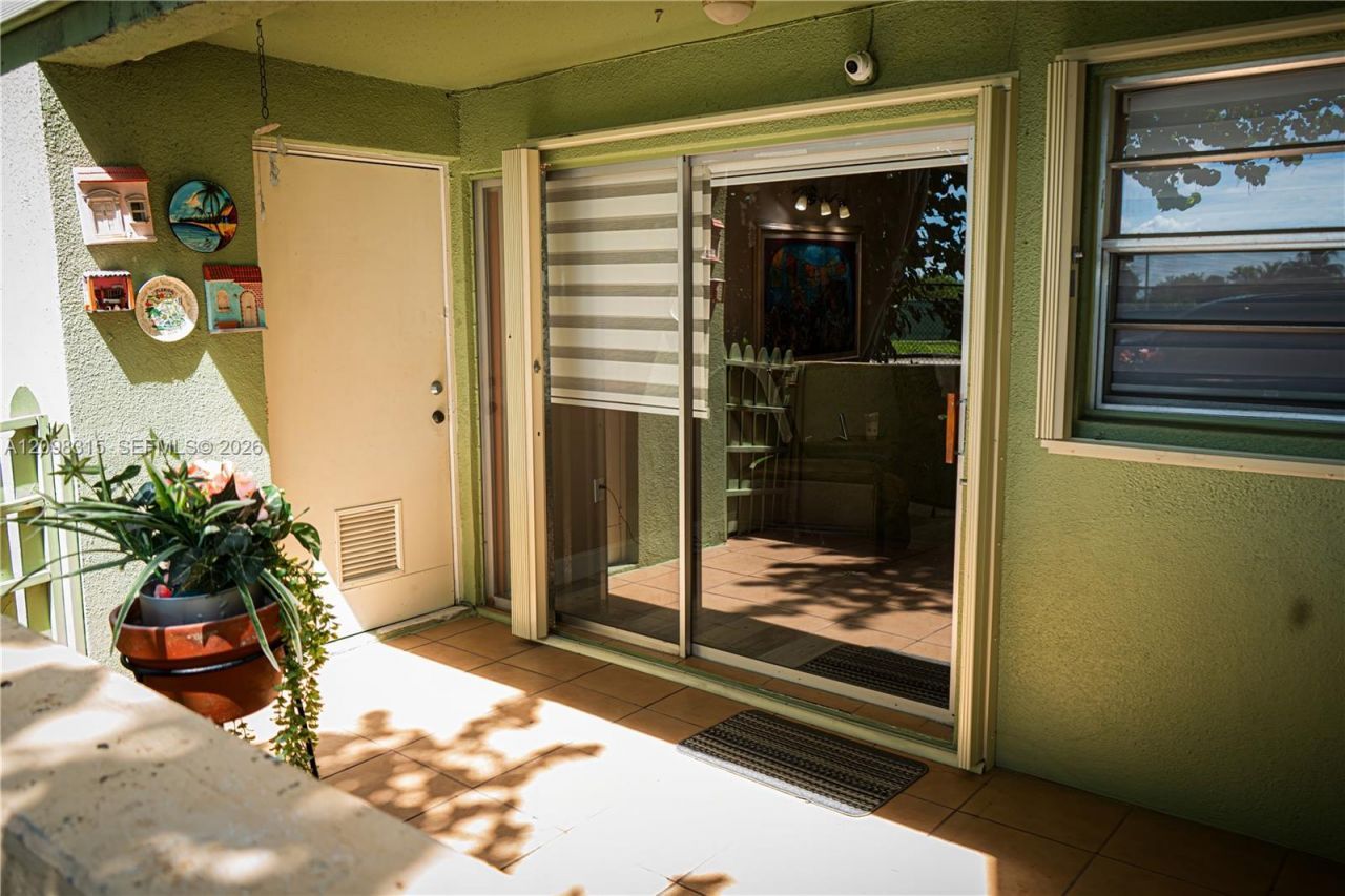 11113 NW 7th St, Unit 105-1, Miami, FL 33172 Photo