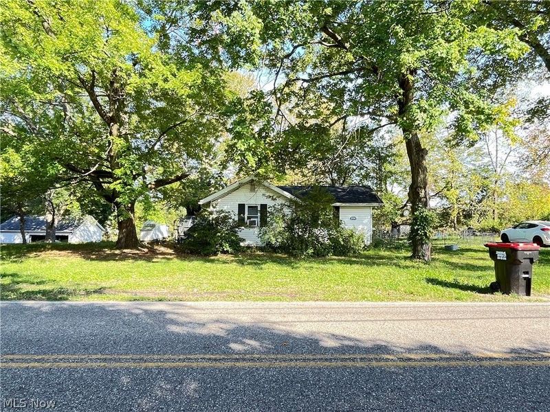 12380 Hoover Avenue NW, Uniontown, OH 44685 Photo 1
