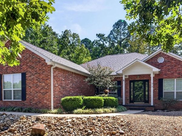 33 Alicante Road, Hot Springs Village, AR 71909