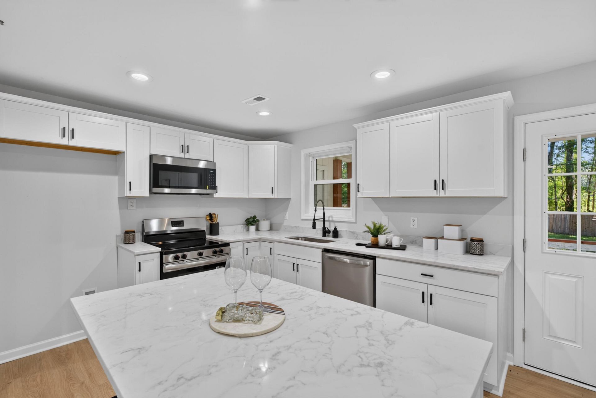 1278 Saxby Hill Road Photo 9