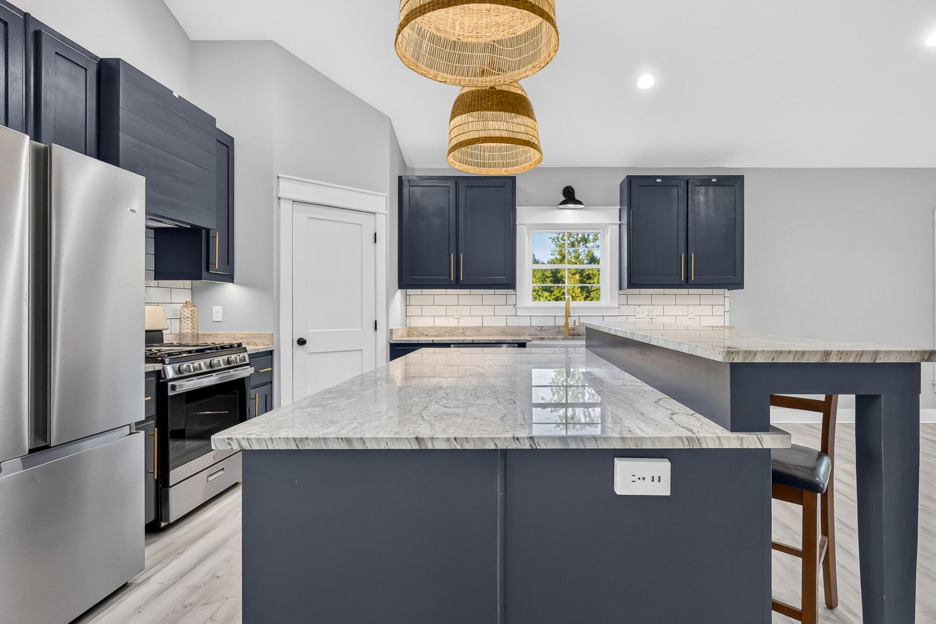 7068 Cameron Road Photo 16