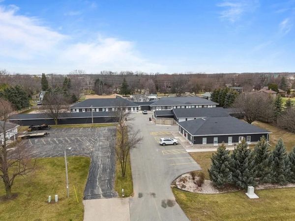 1348 W AMERICAN DRIVE, Neenah, WI 54952
