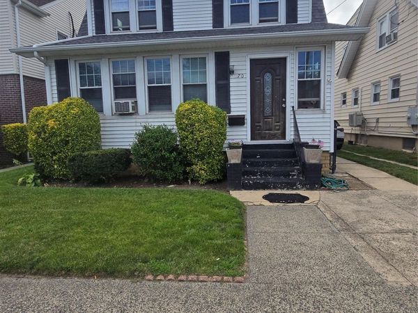 70 Rockaway Parkway, Valley Stream, NY 11580