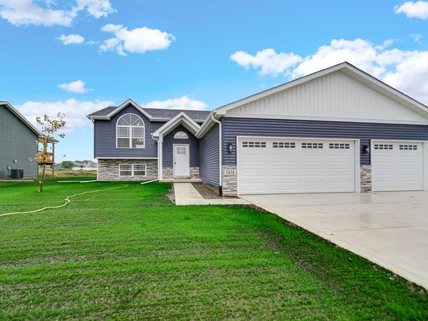 5851 Grand Slam Avenue , Portage, IN 46368