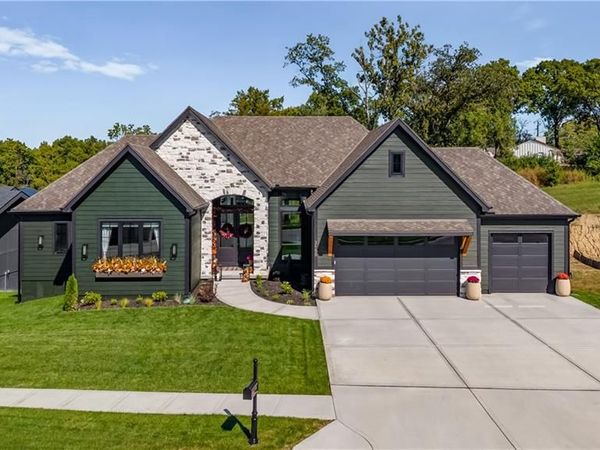 2150 NW Scenic View Drive, Riverside, MO 64150