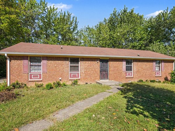 325 Ridgeline Dr, Clarksville, TN 37042