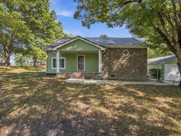 219 N Elm Street , Whitwell, TN 37397