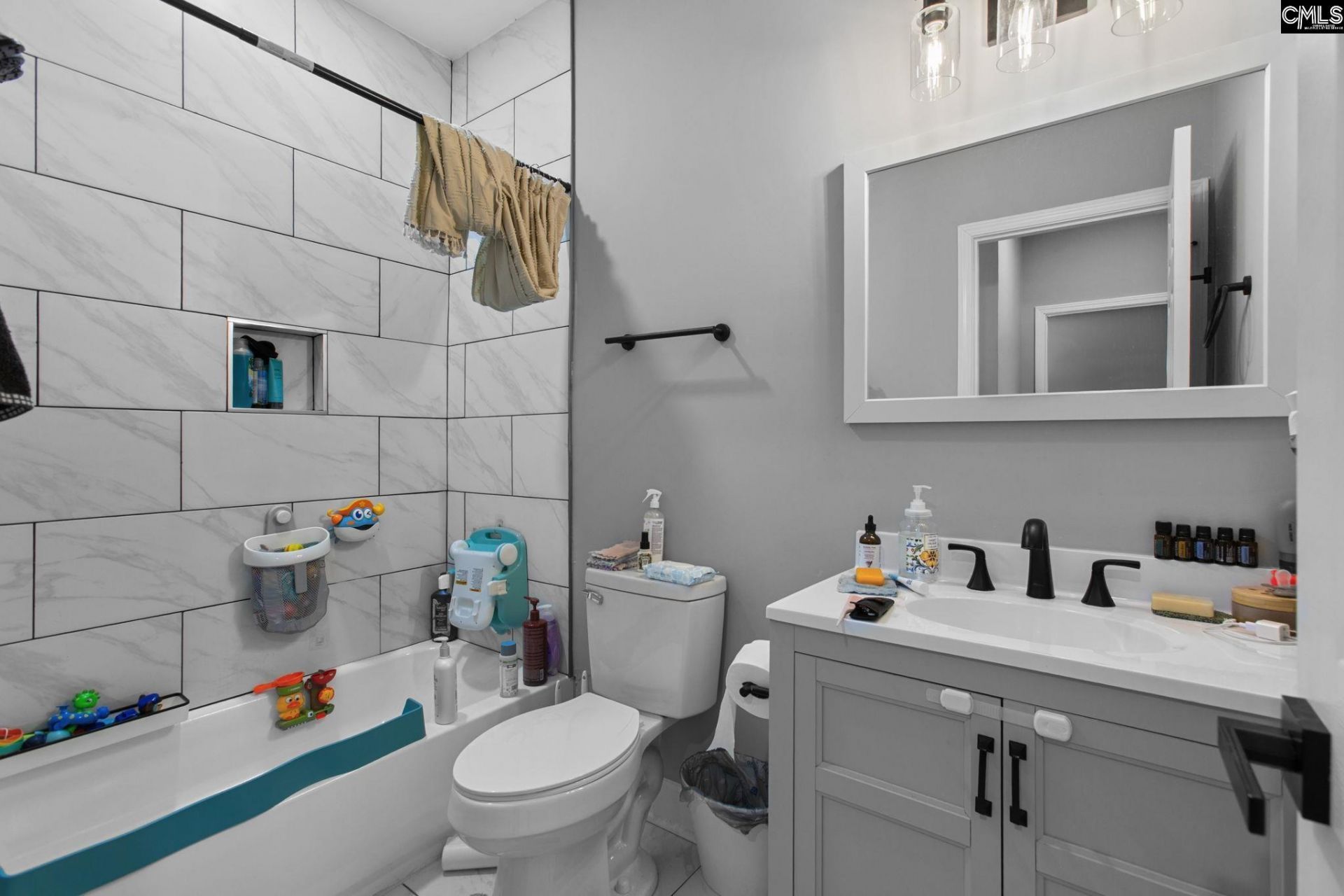 927 Rodney Road  Photo 11
