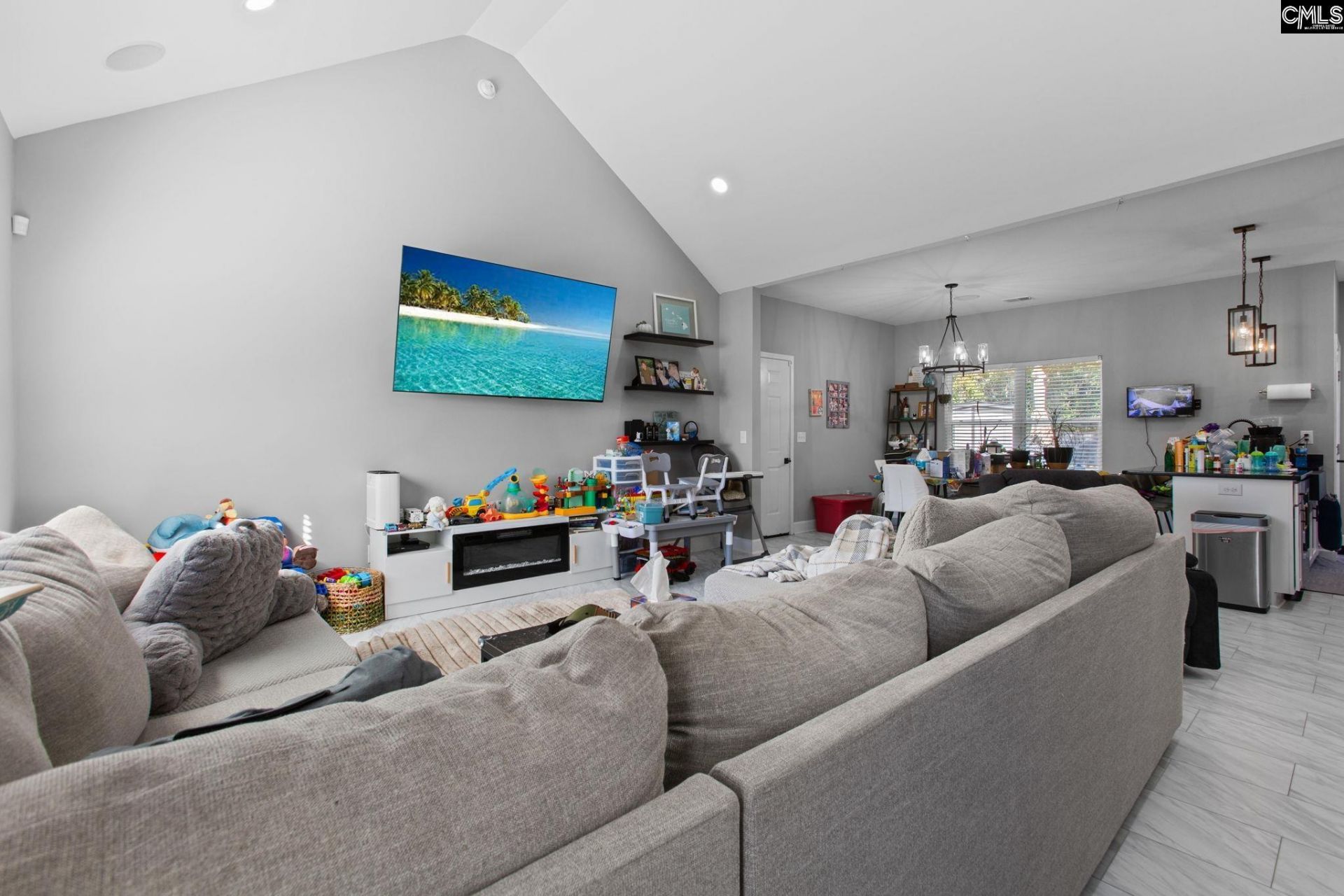 927 Rodney Road  Photo 6
