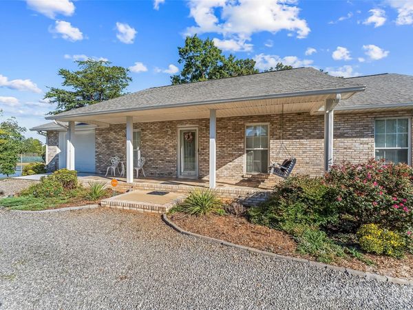 477 14th Avenue Drive NE, Hickory, NC 28601