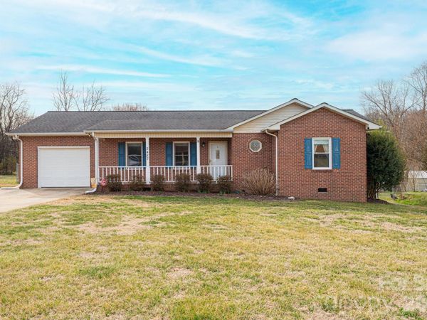 2487 Ashford Drive , Newton, NC 28658