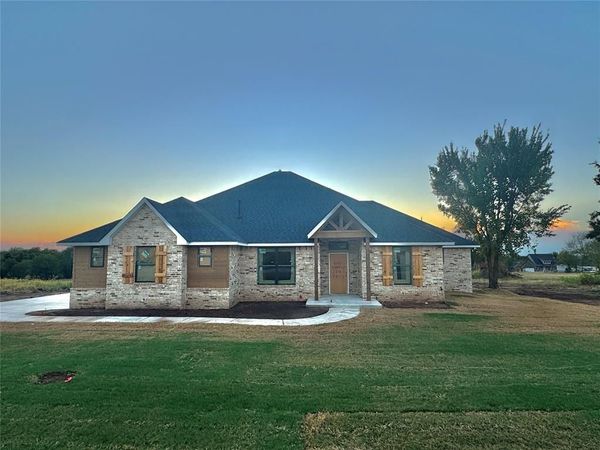1953 Cattle Drive, Guthrie, OK 73044