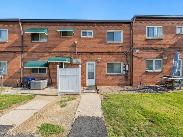215 Dalepark Drive , Unit 5, Bedford, OH 44146