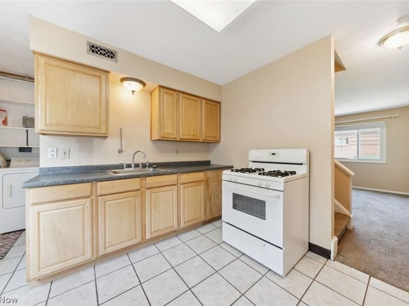 215 Dalepark Drive, Unit 5, Bedford, OH 44146 Photo 11