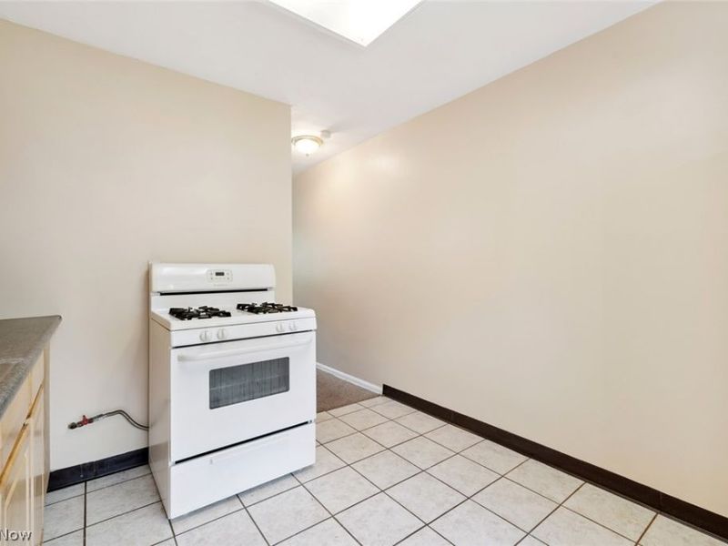 215 Dalepark Drive, Unit 5, Bedford, OH 44146 Photo 12