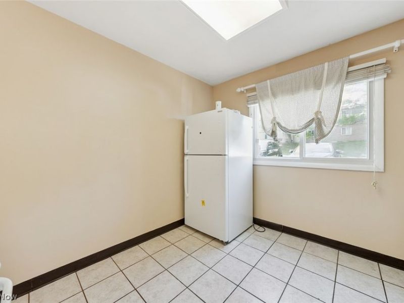 215 Dalepark Drive, Unit 5, Bedford, OH 44146 Photo 13