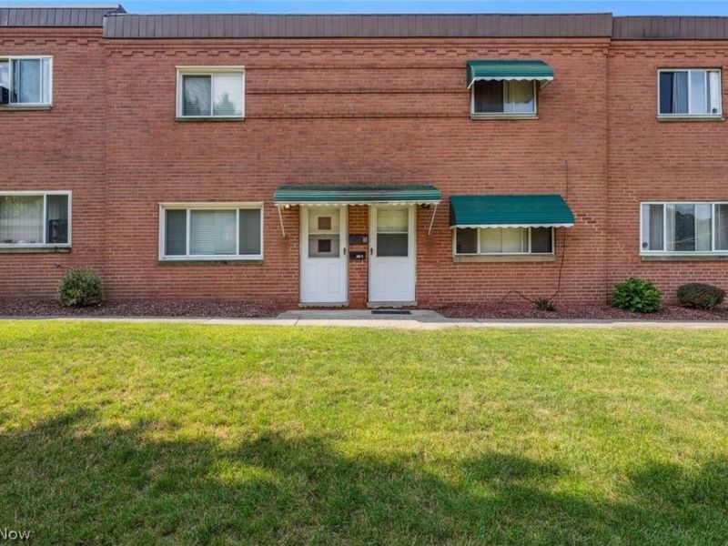 215 Dalepark Drive, Unit 5, Bedford, OH 44146 Photo 25