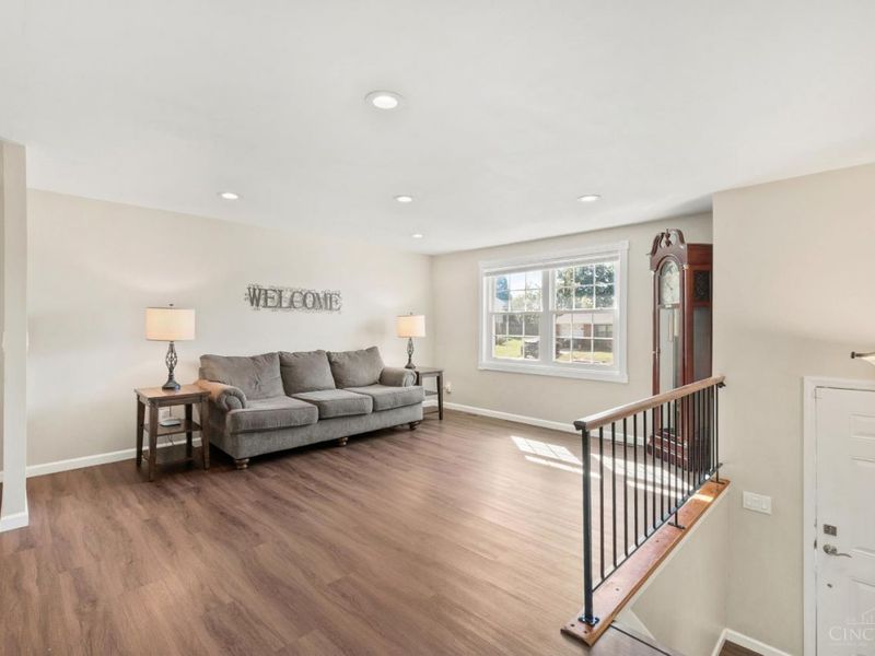 5158 Dundas Drive, Delhi Township, OH 45238 Photo 6