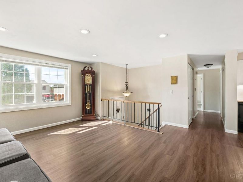 5158 Dundas Drive, Delhi Township, OH 45238 Photo 7