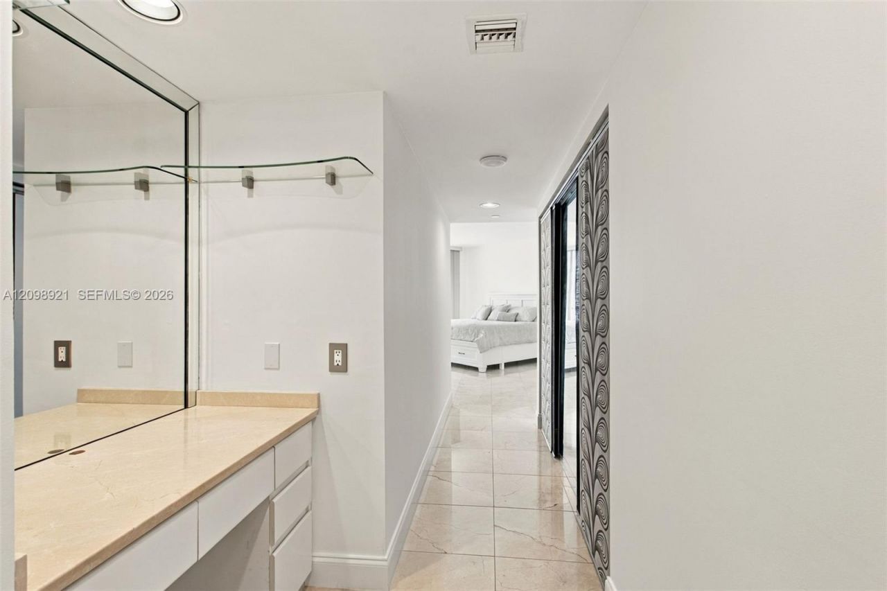 16485 Collins Ave, Unit 1832, Sunny Isles Beach, FL 33160 Photo