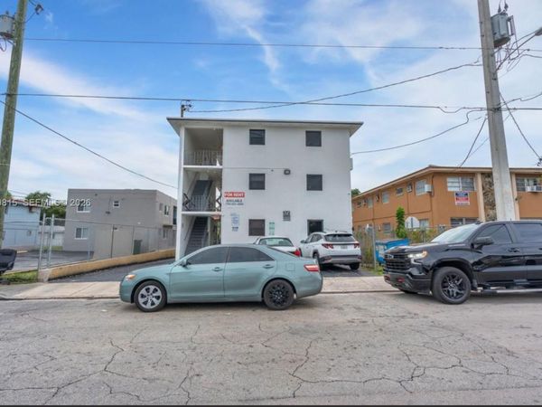 220 SW 18th Ave , Miami, FL 33135