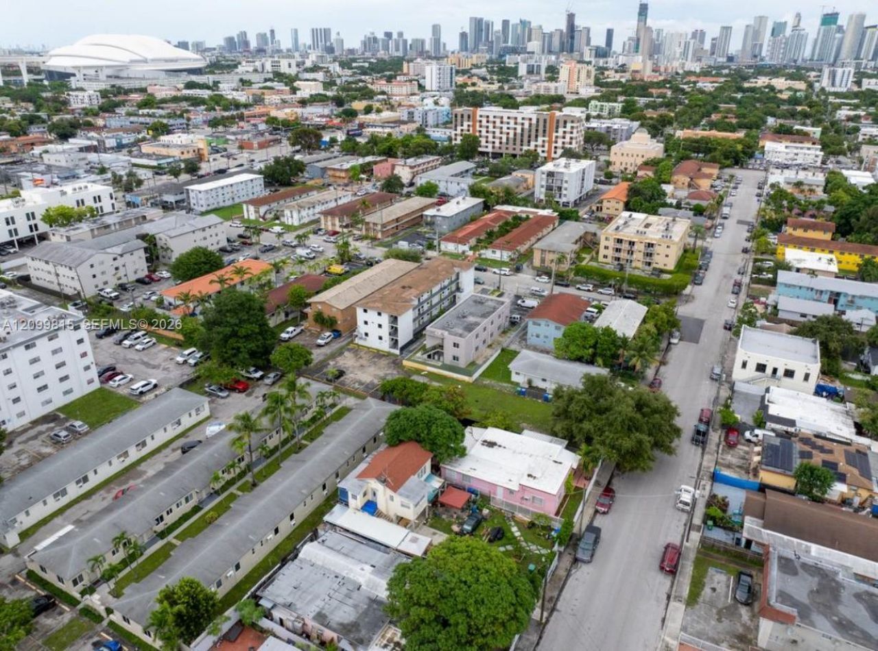 220 SW 18th Ave , Miami, FL 33135 Photo