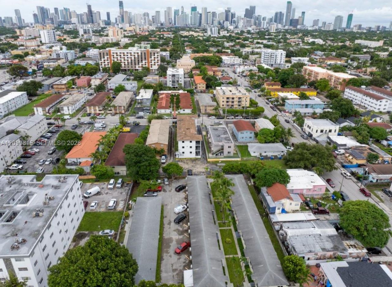 220 SW 18th Ave , Miami, FL 33135 Photo