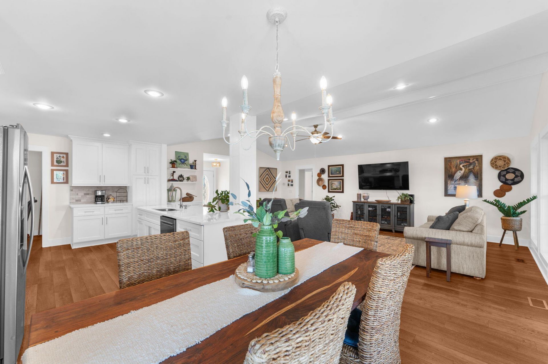 1599 Waters Edge Drive Photo 12