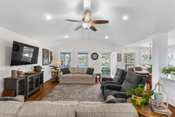 1599 Waters Edge Drive photo 4