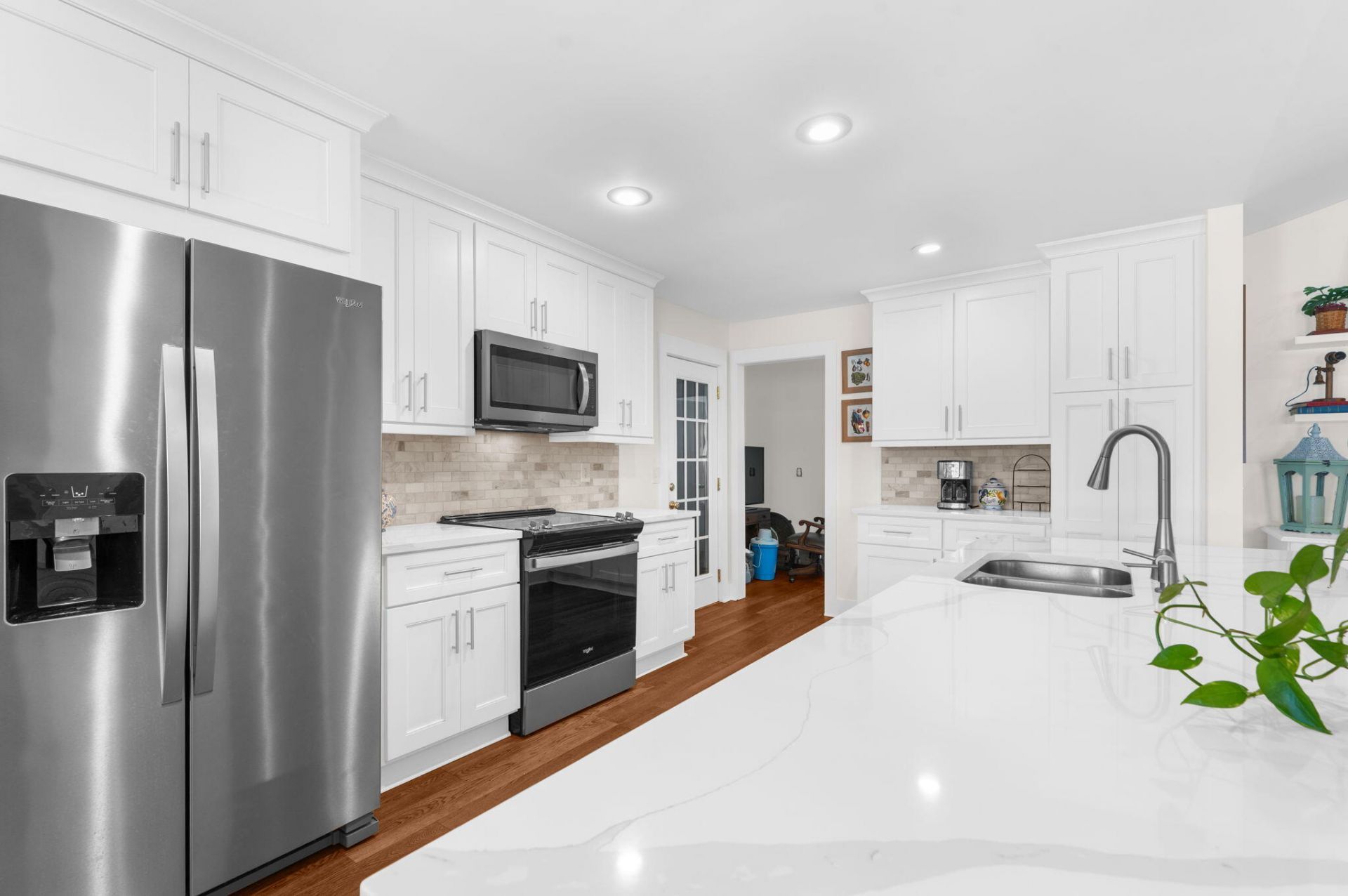 1599 Waters Edge Drive Photo 9