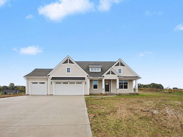 8524 Bosque Drive SE, Caledonia, MI 49316