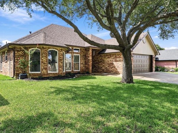 6036 Sundown Drive, Watauga, TX 76148