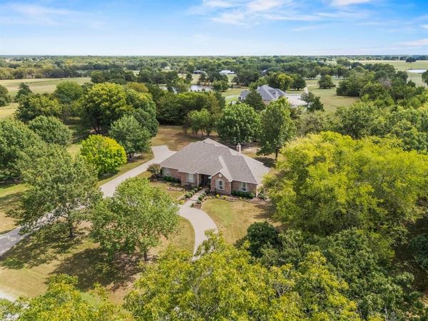 1 Bluebonnet Trail , Greenville, TX 75402