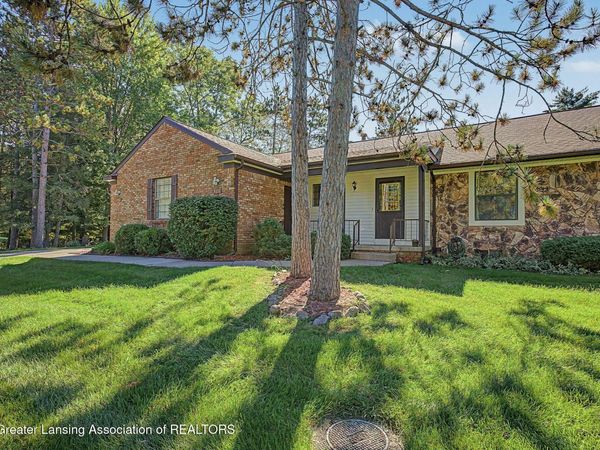 988 Riverview Court, Williamston, MI 48895